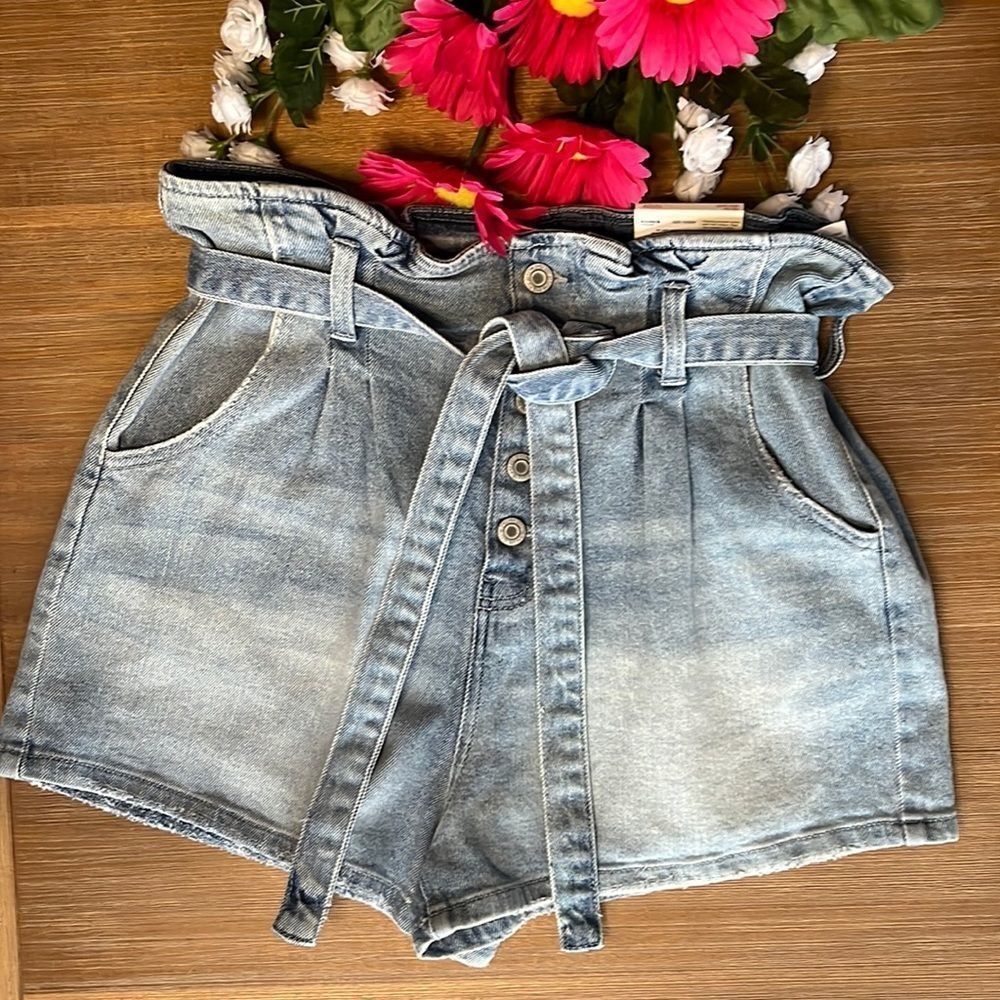 JUNIORS' SO® paperbag waist mom jean shorts suzette 11/30W